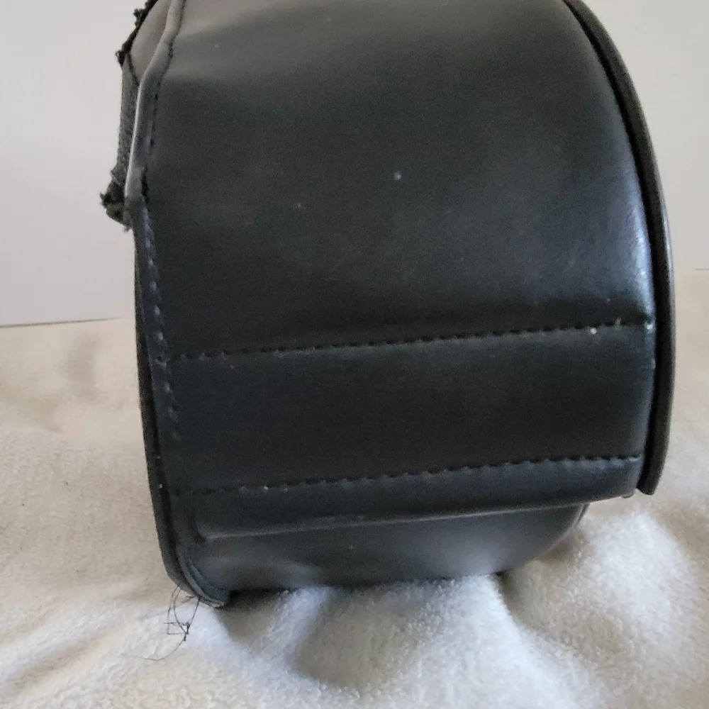 Saddlemen Small Left Side Black Motorcycle Saddlebag Slant Criusin